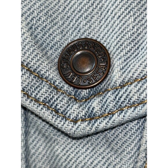 LEVI'S Women's Jean Jacket  Lavender Light Wash Size Medium - Picture 8 of 16